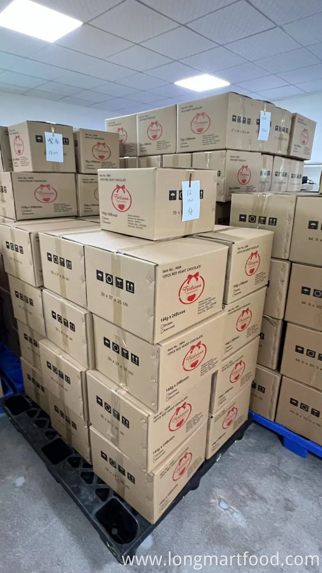 Crunchy Wafer Ball Milk Chocolate with Peanut/Crispy Rice/Cookie Packed in Heart Box